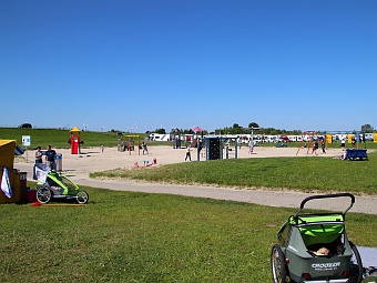 Strandspielplatz hinterm Deich - in ca. 400 m Entfernung vom Ferienhaus-